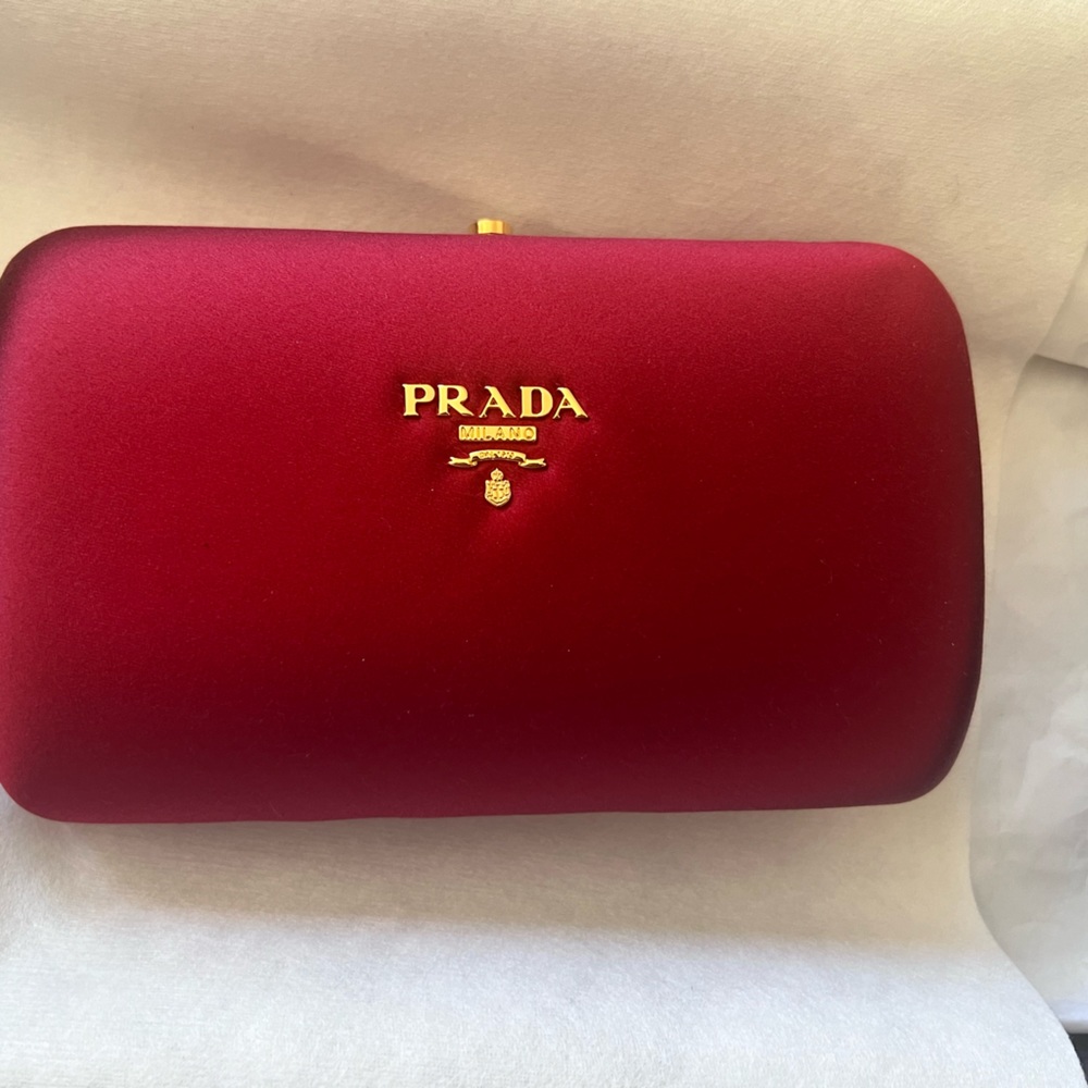 Velvet red Prada woman’s clutch